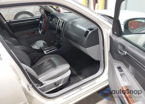 2007 Chrysler 300C z USA, uszkodzony, nr VIN 2C3LK63H87H674855